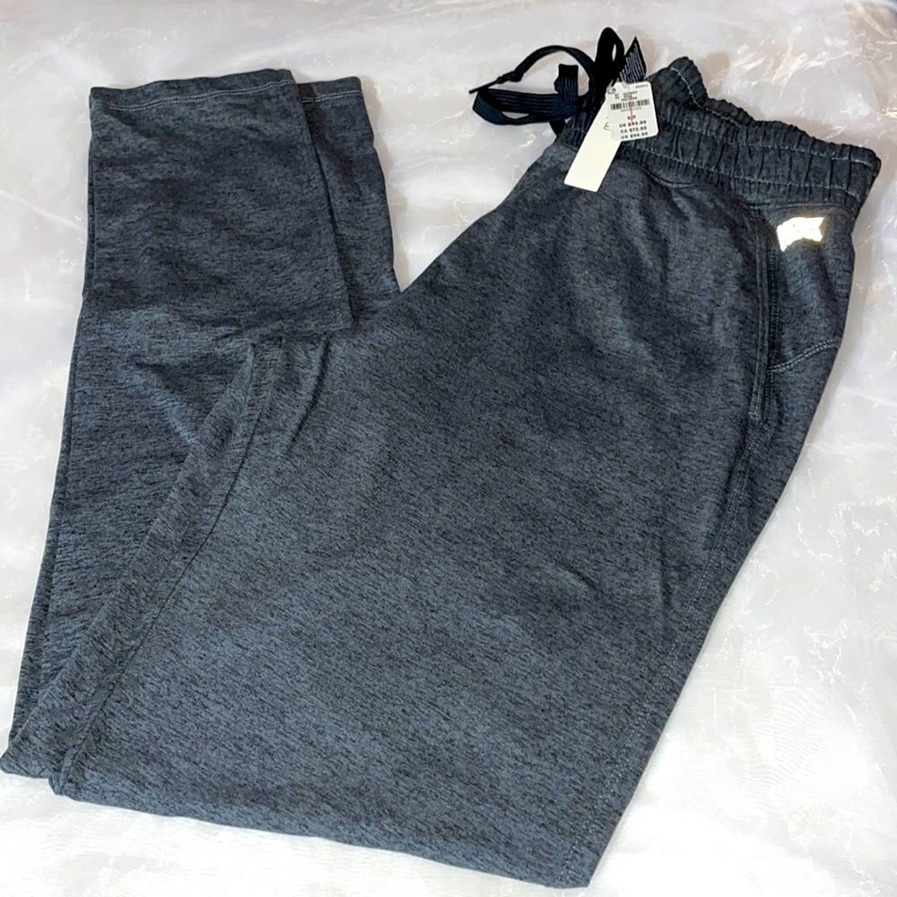 NWT Pink active pans
